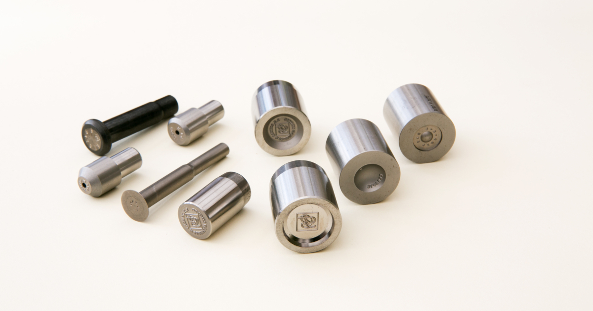 What are aerospace fasteners?
